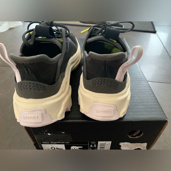 Sorel sneakers size 6.5 brand new - Picture 4 of 4